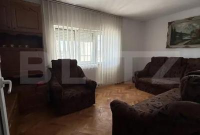 Apartament cu 3 camere decomandat în Micro 4 - 5