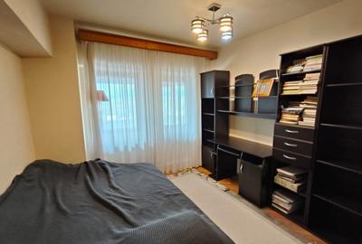 Apartament 3 camere situat in centrul orasului Targu Jiu, pe pietonala - 9