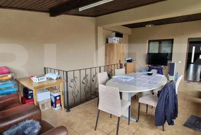 Casă cu Canalizare în Central - 11