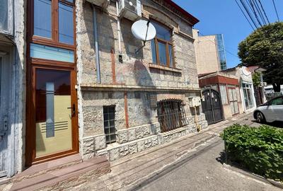 Casa / Vila cu 5 camere de vanzare in Constanta, zona Centrala