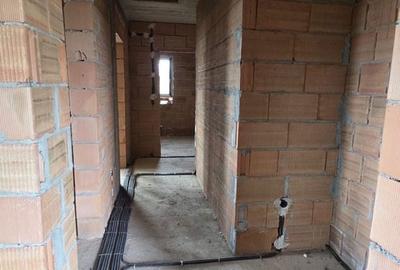 Casă cu 4 camere cu Teren 480 Mp în Central - 5