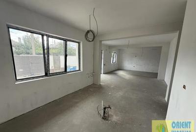 Casă cu 4 camere cu Teren 200 Mp în Central