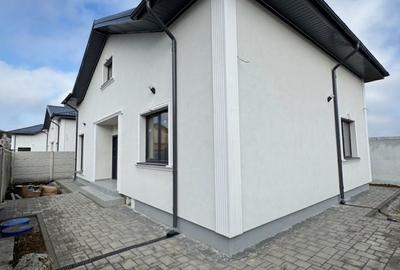 Casă cu 4 camere în Central