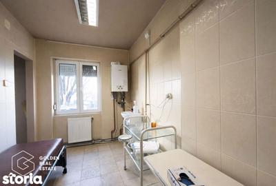 Spațiu comercial, de 60 mp, în Central - 4