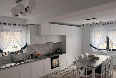 Casă cu 4 camere cu Teren 530 Mp în Fălticeni - 2