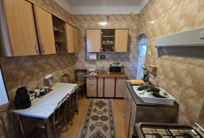 Apartament cu 3 camere semidecomandat, mobilat în Decebal - 15