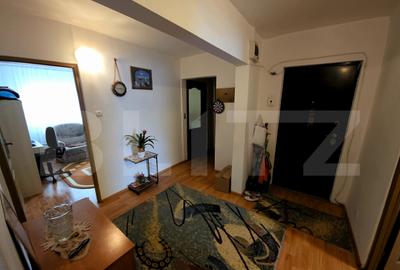 Apartament spa?ios, de vanzare, cu 4 camere, zona Han - 1