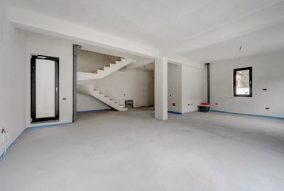 Duplex cu 4 camere decomandat cu Canalizare în Păcii - 4