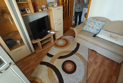 Casă cu 3 camere decomandat în Broșteni - 3