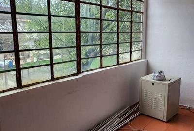 Casă cu 2 camere în Central