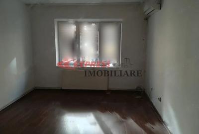 Apartament cu 3 camere decomandat în Dristor