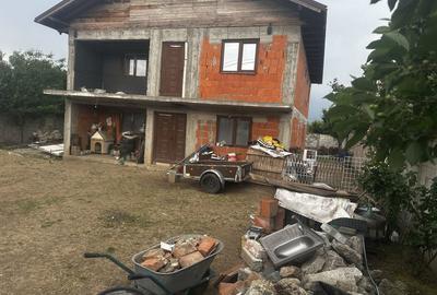 Casă cu 4 camere în Șendreni - 6