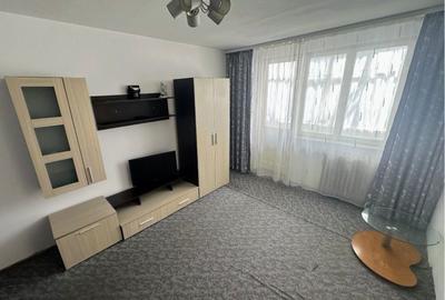 Apartament cu 2 camere semidecomandat, mobilat în Central