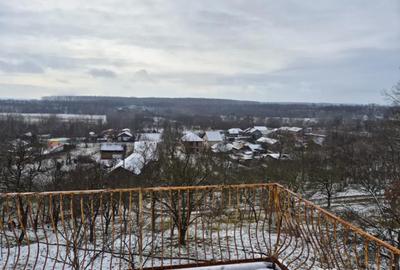 Casă cu 5 camere cu Teren 5950 Mp în Nord - 2