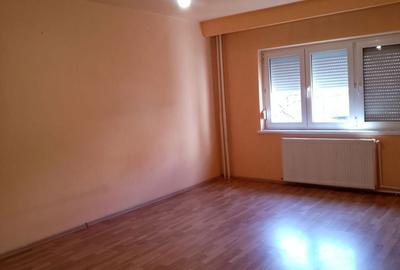 Apartament cu 2 camere decomandat în Calarași 4 - 7