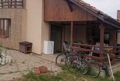 Casă cu 4 camere în Păulești - 5