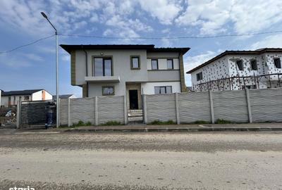 Casă cu 4 camere în Central