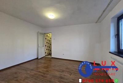 Apartament cu 3 camere semidecomandat în Neptun - 9