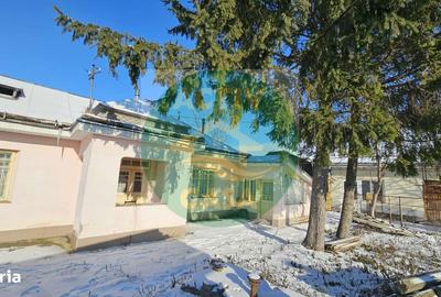 Casă cu 4 camere cu Teren 1500 Mp în Central - 2