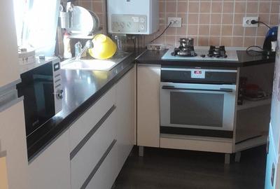 Apartament cu 3 camere semidecomandat în Central - 3