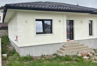 Casa de vanzare, cu 3 camere, 120 mp, zona Sud-Vest - 2