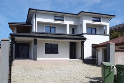 Casa Spa?ioasa cu 7 Camere, 242 mp Utili ?i 600 mp Teren - 3