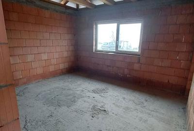 Casă cu 3 camere în Mocira - 2
