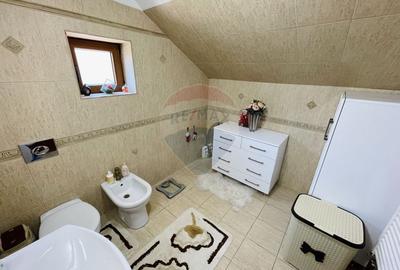 Casa individuala, curte generoasa - strada Principala, Popesti - 12