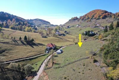 Teren Construcții intravilan de 3800 mp, în Fundata