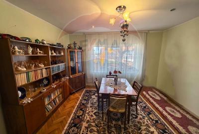 Casă cu 4 camere cu Teren 1295 Mp în Central - 8