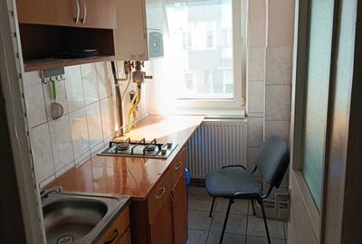 Garsonieră decomandată în Central - 4