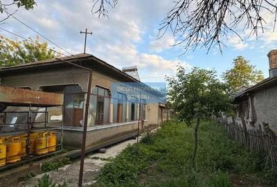Casă + Spațiu Comercial - Oinacu, 2.658 mp teren - 2