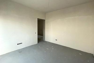 Casă cu 5 camere cu Teren 200 Mp în Florești