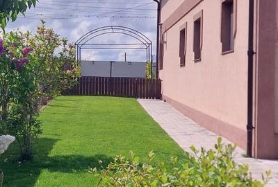 Casă cu 2 camere cu Teren 1000 Mp în Central