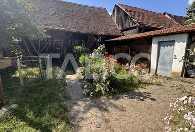 Casa de vanzare cu curte spatioasa loc relaxare si gradina Cornatel - 8