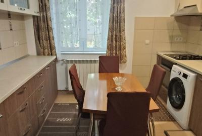 Apartament cu 3 camere decomandat în Central - 1