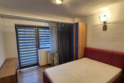 Apartament cu 3 camere, bloc 1990 - bd. Decebal piata Alb... - 2