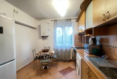 Apartament cu 3 camere decomandat, mobilat în P-ța Muncii