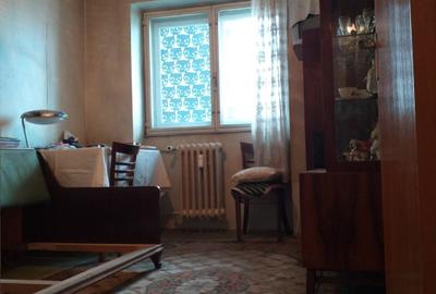 Apartament 3 camere - BLOC ANVELOAPT - 5 minute METROU OBOR - 15