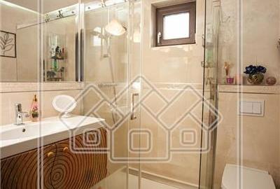 Casa tip duplex de vanzare in Sibiu - 5 camere, 3 bai - teren 250 mp - 24