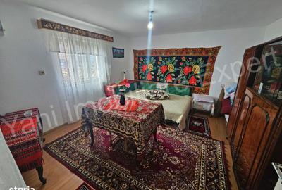 Casă cu 3 camere cu Teren 1378 Mp în Corbeni - 1