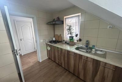 Apartament cu 1 camere decomandat, mobilat în Tractorul - 4