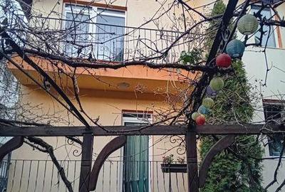 Casă cu 4 camere cu Teren 200 Mp în Schei - 2