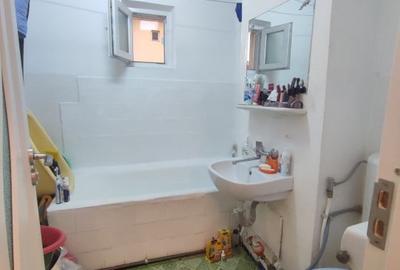 Apartament 3 camere decomandat Canta Brates etaj 3 - 4