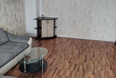 Apartament cu 4 camere decomandat în Micro 5 - 4