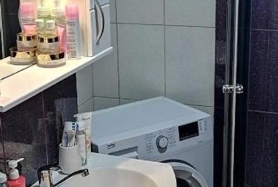 Gaesoniera moderna- Langa Coresi Mall- str 13 Decembrie - 7