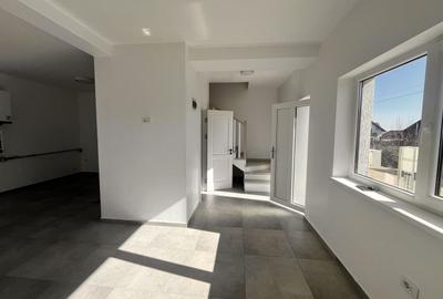 Duplex cu 4 camere cu Canalizare în Tișăuți - 3