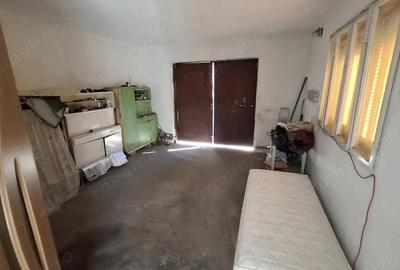 Casa cu 300 mp teren, singur in curte, spre vanzare, cart. Unirii - 4