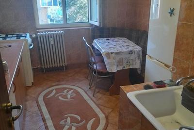 Apartament cu 3 camere decomandat în Popoveni - 4