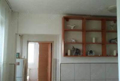 Apartament cu 2 camere decomandat în Berceni - 1